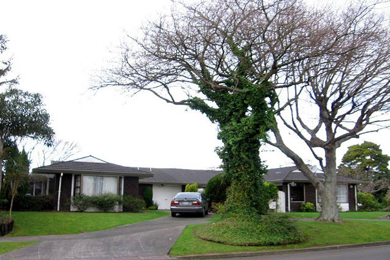 Photo of property in 4 Truscott Grove, Awapuni, Palmerston North, 4412