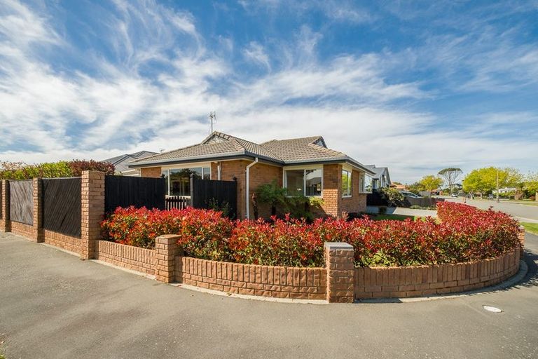 Photo of property in 14 Rue De La Mare, Parklands, Christchurch, 8083