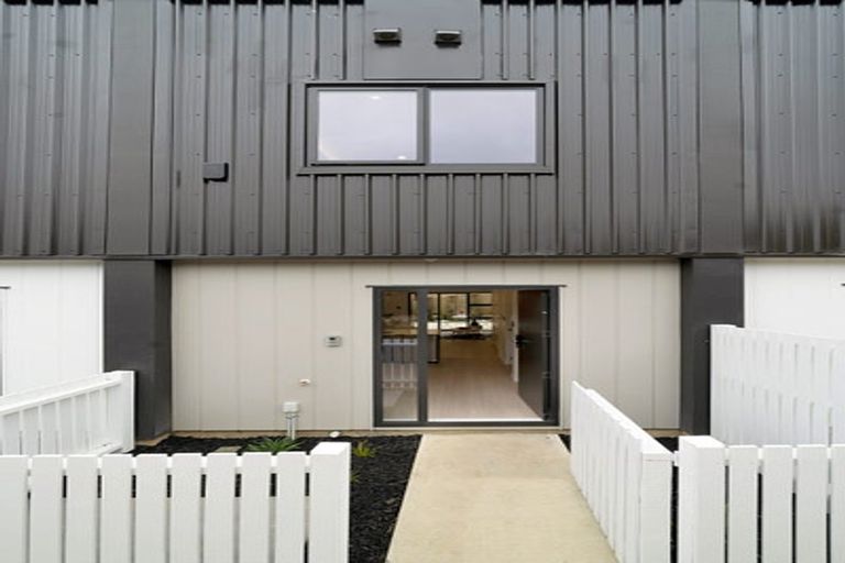 Photo of property in 9/52 Newington Road, Henderson, Auckland, 0612