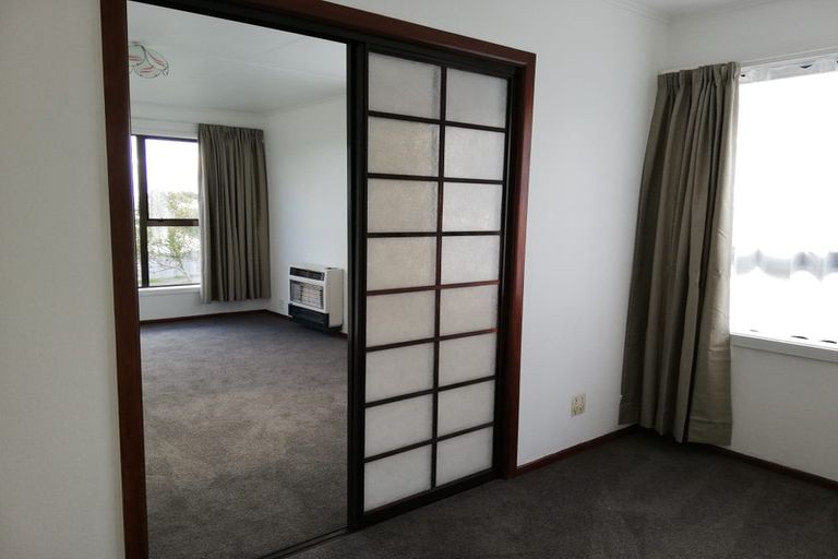 Photo of property in 17 Cypress Drive, Maungaraki, Lower Hutt, 5010