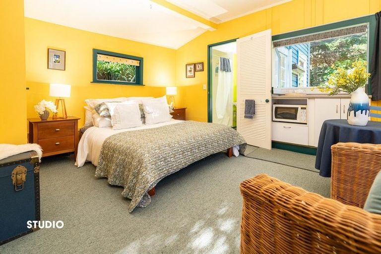 Photo of property in 72 Wellington Road, Paekakariki, 5034