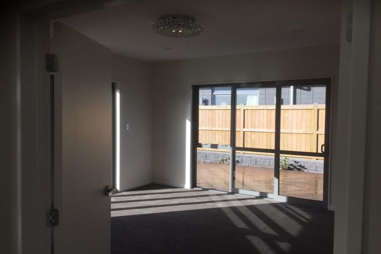 Photo of property in 39 Point View Drive, East Tamaki Heights, Auckland, 2016