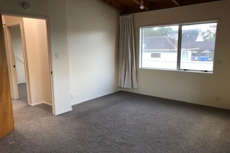 Photo of property in 3 Shepherds Road, Papakura, 2110