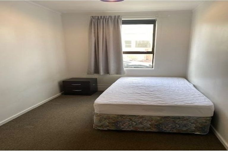 Photo of property in 35 Bay Street, Petone, Lower Hutt, 5012