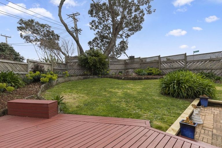 Photo of property in 175 Bleakhouse Road, Mellons Bay, Auckland, 2014