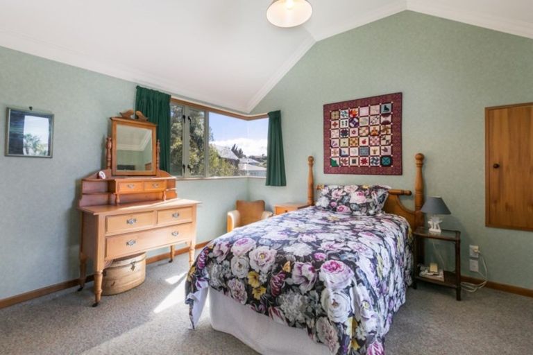 Photo of property in 71 Napier Terrace, Hospital Hill, Napier, 4110