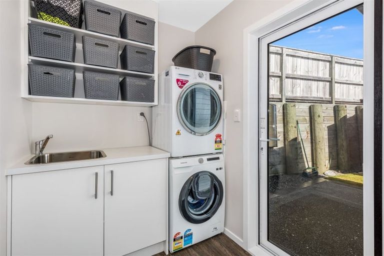 Photo of property in 17 Waitaria Terrace, Aotea, Porirua, 5024