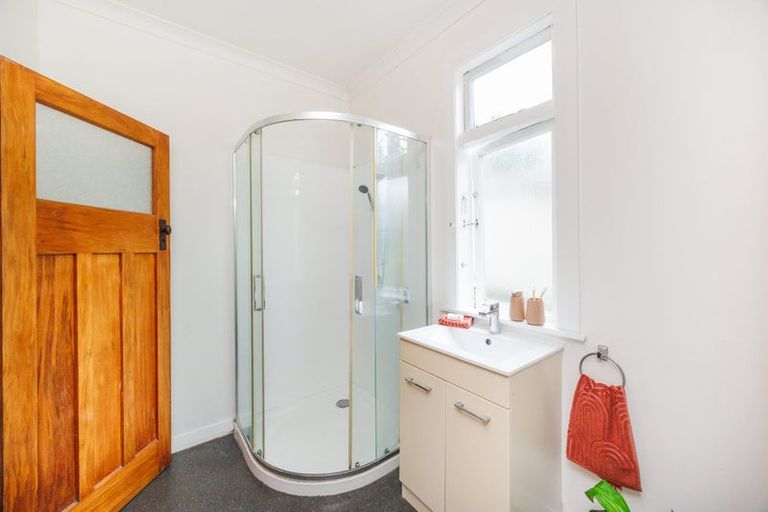 Photo of property in 8 Guy Avenue, Takaro, Palmerston North, 4410