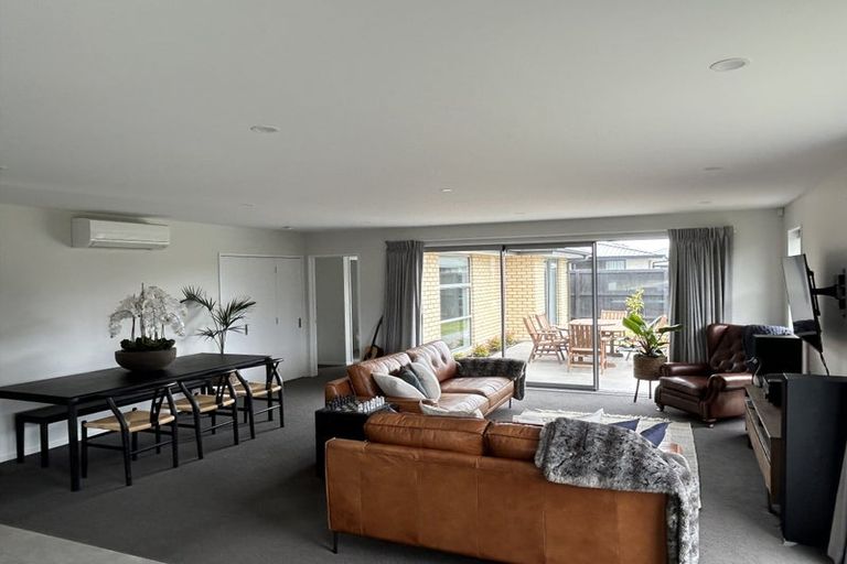 Photo of property in 76 Stationmasters Way, Prebbleton, 7604