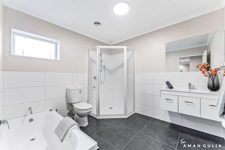 Photo of property in 19 Waitoro Lane, Henderson, Auckland, 0612
