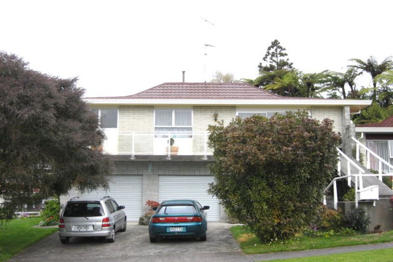 Photo of property in 8 Ambury Place, Merrilands, New Plymouth, 4312