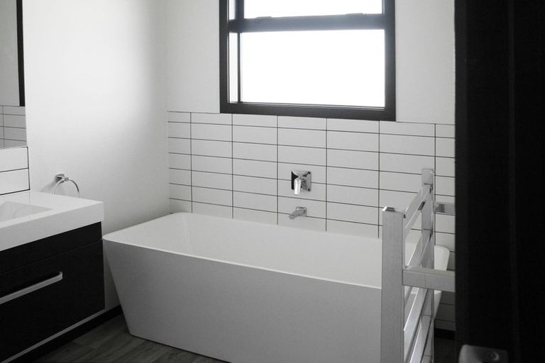 Photo of property in 20 Awatira Drive, Papamoa Beach, Papamoa, 3118