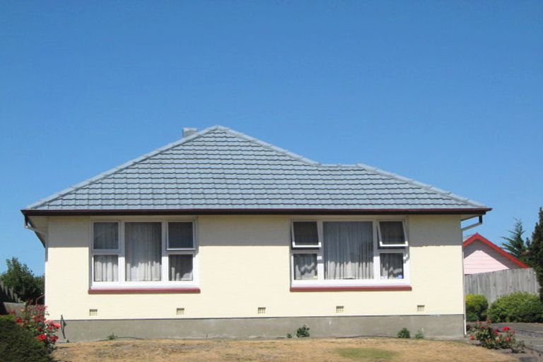 Photo of property in 72 Bickerton Street, Wainoni, Christchurch, 8061