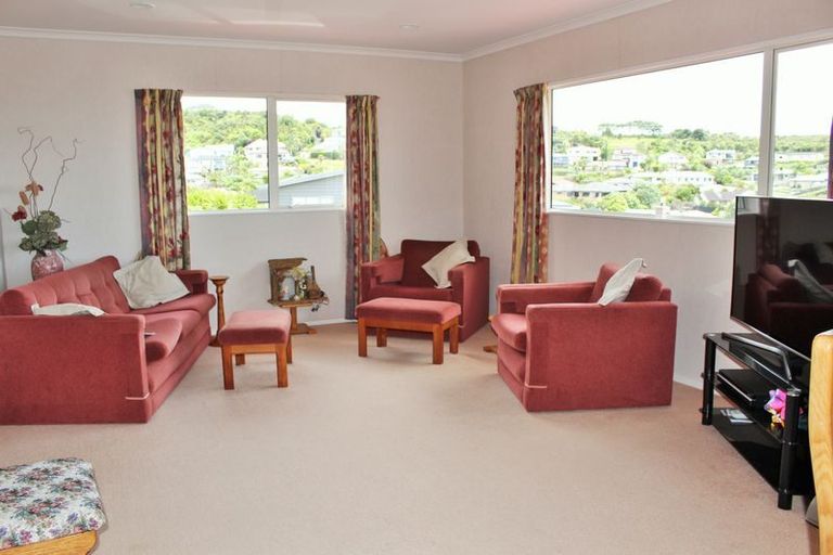 Photo of property in 24 Grovenor Drive, Orewa, 0931
