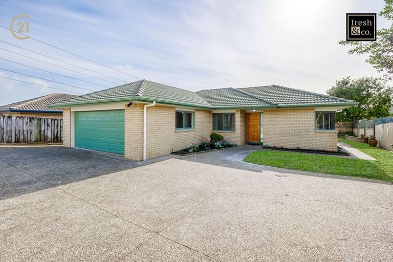 Photo of property in 22 Mt Lebanon Crescent, The Gardens, Auckland, 2105