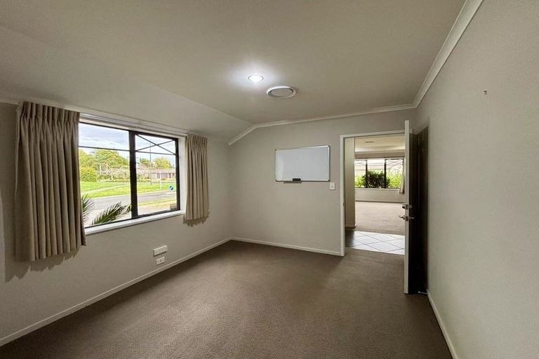 Photo of property in 16 Somerton Drive, Huntington, Hamilton, 3210