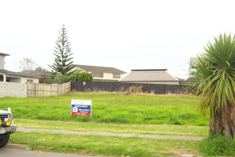 Photo of property in 28 Compass Way, Half Moon Bay, Auckland, 2012