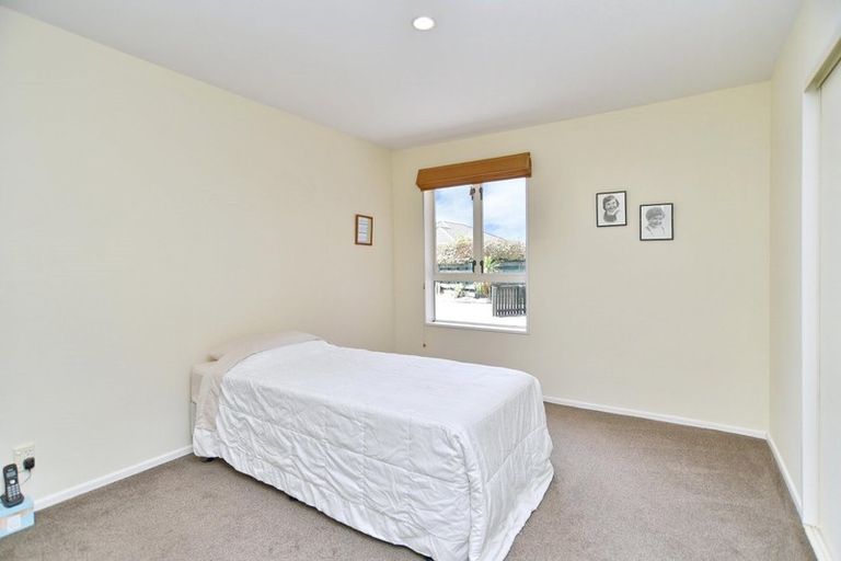 Photo of property in 1/6 Kohuhu Lane, Burwood, Christchurch, 8083