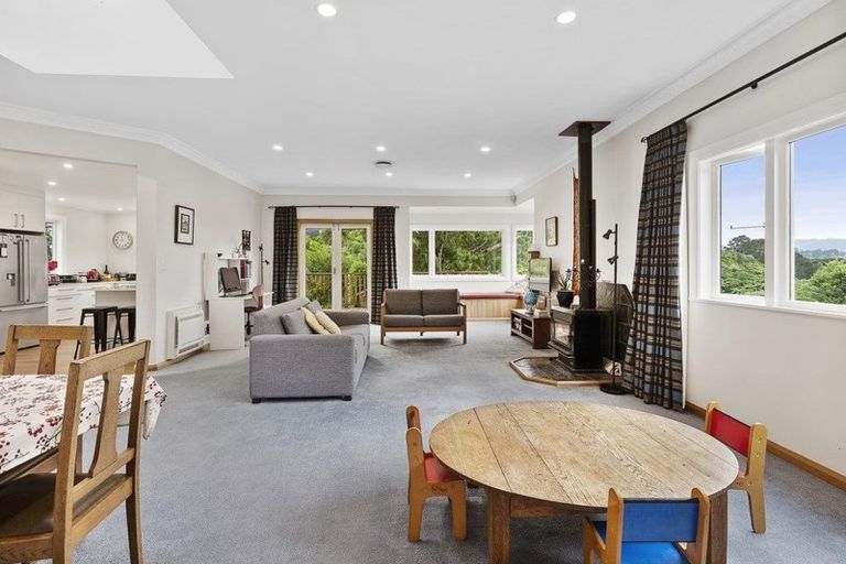 Photo of property in 11 Waikare Street, Karori, Wellington, 6012