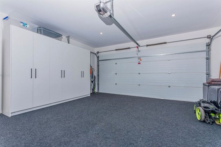 Photo of property in 5 Ropere Street, Kumeu, 0810
