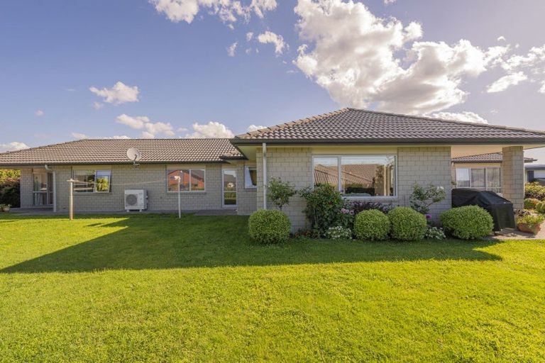 Photo of property in 10 Roseberry Place, Whitianga, 3510