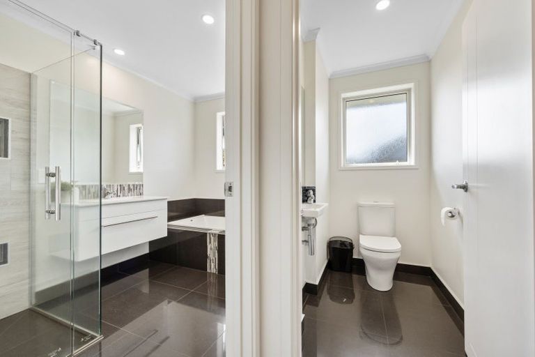 Photo of property in 19 Keene Drive, Bell Block, New Plymouth, 4312