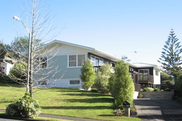 Photo of property in 20 Kahurangi Place, Hillpark, Auckland, 2102