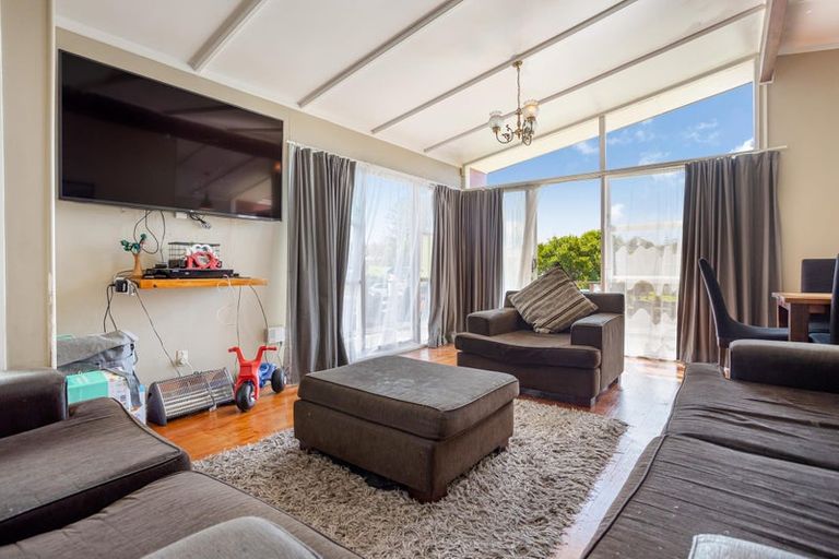 Photo of property in 77 Weldene Avenue, Glenfield, Auckland, 0629