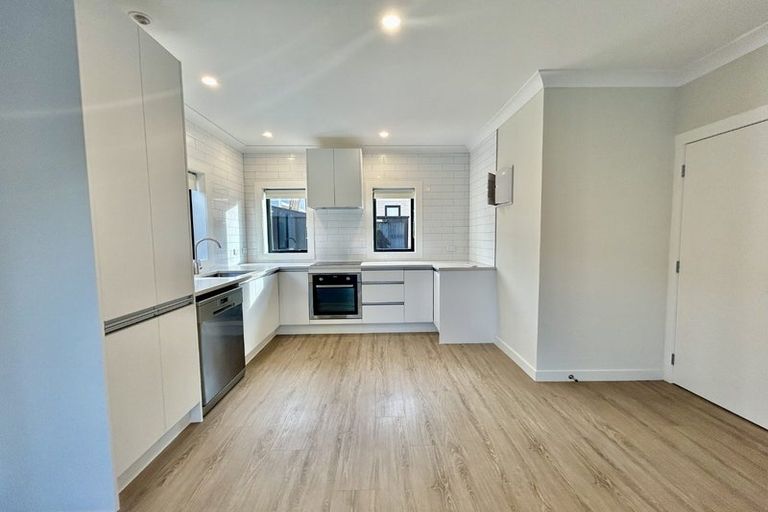 Photo of property in 38 Kervil Avenue, Te Atatu Peninsula, Auckland, 0610