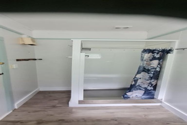 Photo of property in 18 Garden Road, Northland, Wellington, 6012