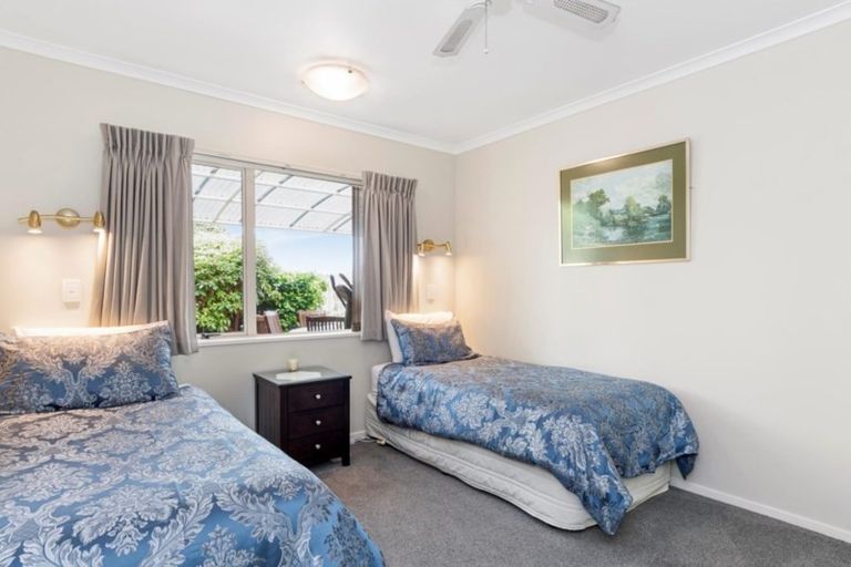 Photo of property in 16 Meadowviews Drive, Welcome Bay, Tauranga, 3112