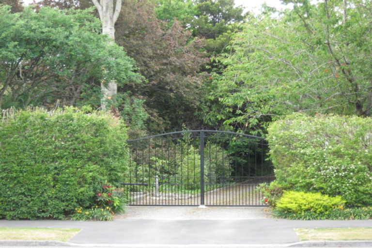 Photo of property in 114 Roydvale Avenue, Burnside, Christchurch, 8053