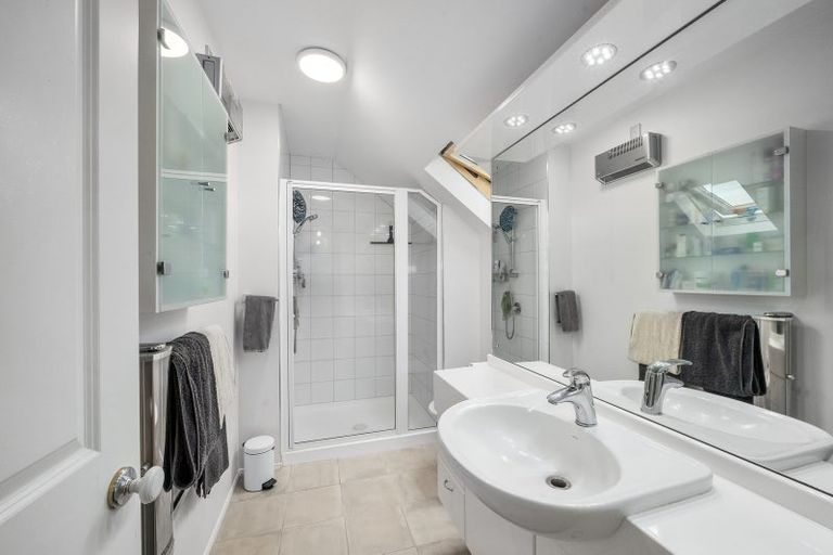 Photo of property in 31 Ocean View Road, Milford, Auckland, 0620