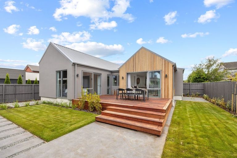 Photo of property in 17 Bradshaw Terrace, Riccarton, Christchurch, 8011