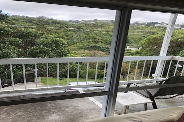 Photo of property in 15a Rakeiora Grove, Korokoro, Lower Hutt, 5012