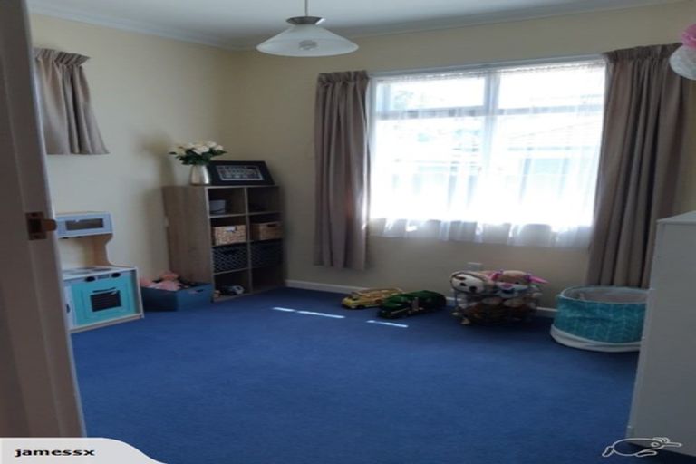 Photo of property in 15 Harpham Street, Taradale, Napier, 4112