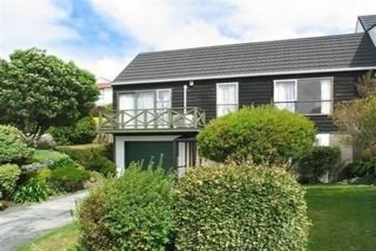 Photo of property in 6a Makatote Grove, Churton Park, Wellington, 6037