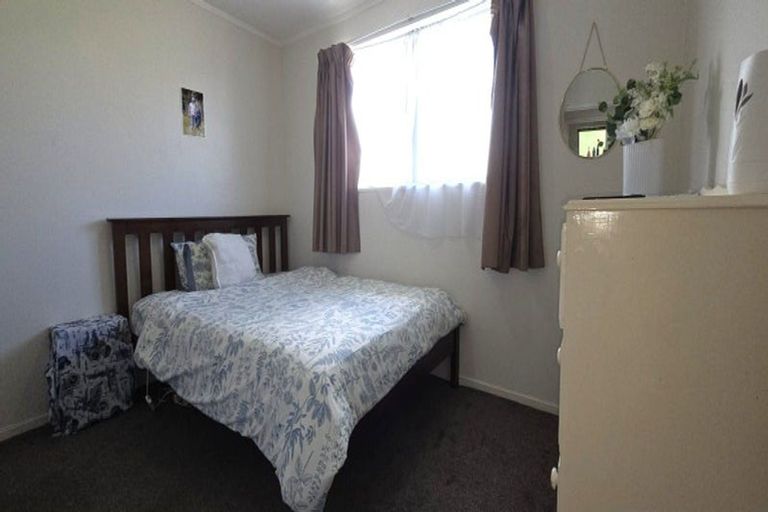 Photo of property in 45 Avenue Road, Foxton, 4814