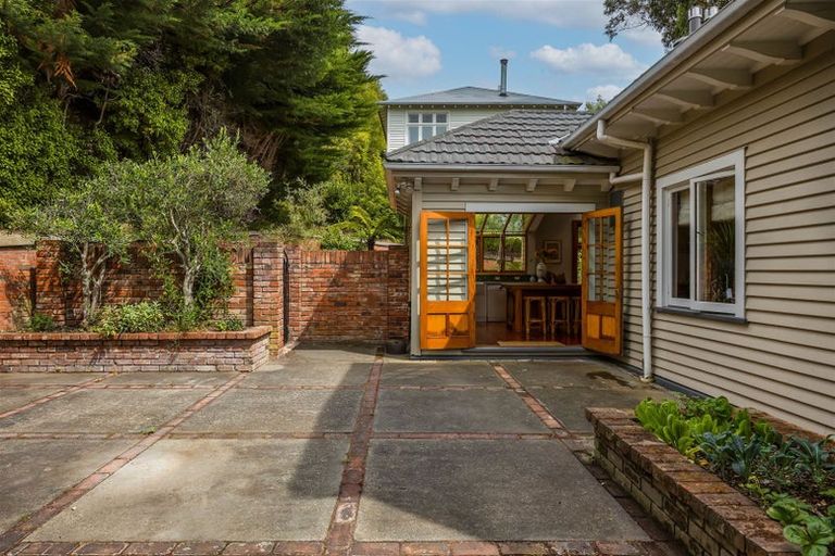 Photo of property in 18 Merlewood Avenue, Cashmere, Christchurch, 8022