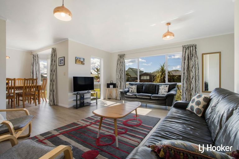 Photo of property in 7 Hereford Place, Waihi Beach, 3611