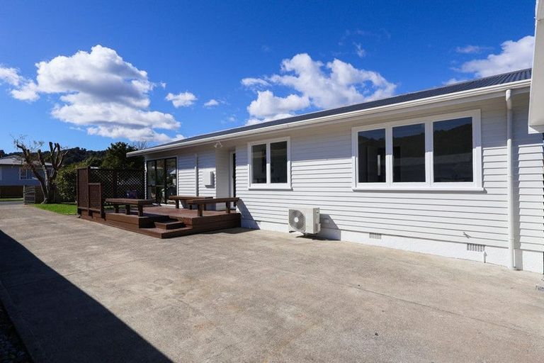 Photo of property in 7 Karamea Grove, Wainuiomata, Lower Hutt, 5014