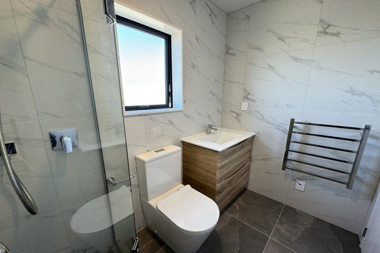 Photo of property in 22d Toru Street, Te Atatu Peninsula, Auckland, 0610