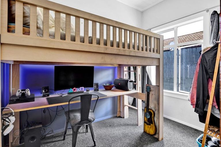 Photo of property in 19 Clifford Street, Hawera, 4610