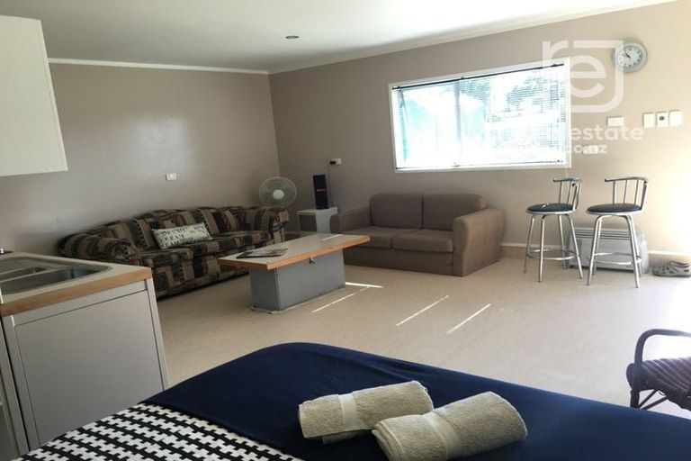 Photo of property in 90 Ridge Road, Howick, Auckland, 2014