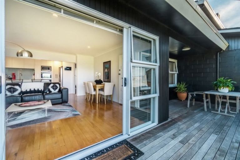 Photo of property in 1/14 Lake View Road, Takapuna, Auckland, 0622