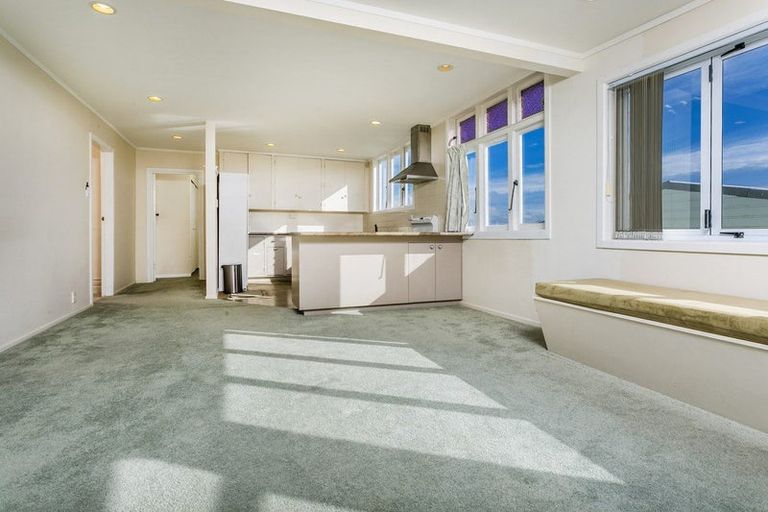 Photo of property in 120 Eskdale Road, Birkdale, Auckland, 0626