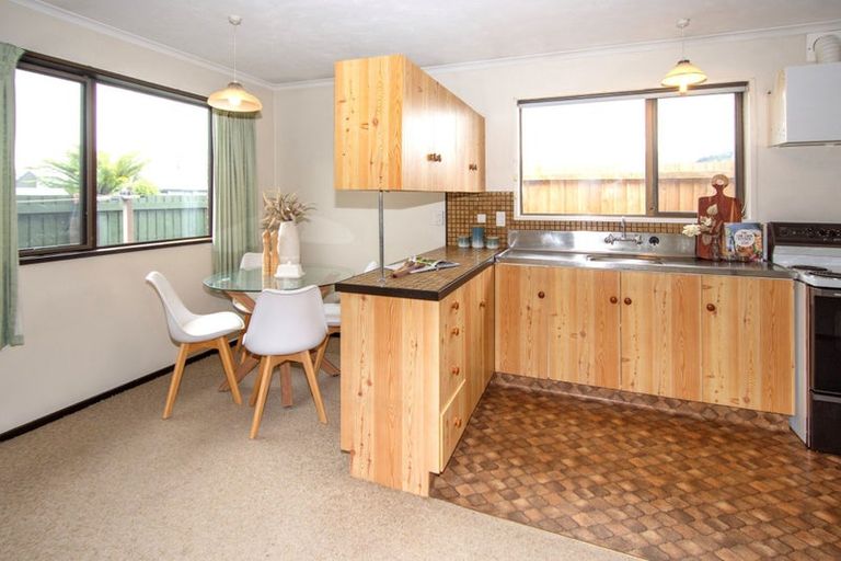 Photo of property in 2/11 Clouston Street, Saint Martins, Christchurch, 8022