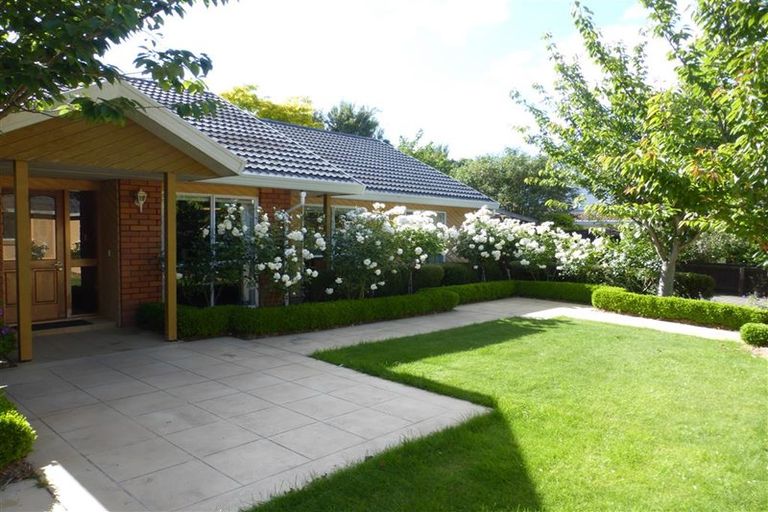 Photo of property in 6 Rowanwood Close, Halswell, Christchurch, 8025