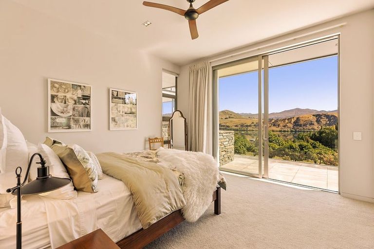 Photo of property in 16 Hayes View Lane, Lake Hayes, Queenstown, 9371