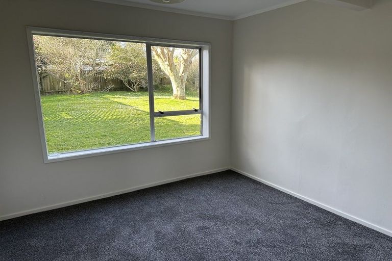 Photo of property in 19 St Catherine Crescent, West Harbour, Auckland, 0618